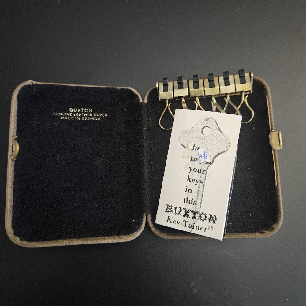 Vintage Buxton Leather Tan Key Tainer Holder 1960s